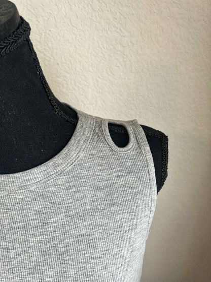 Front Twist Tank With Keyhole Shoulder- Heather Gray