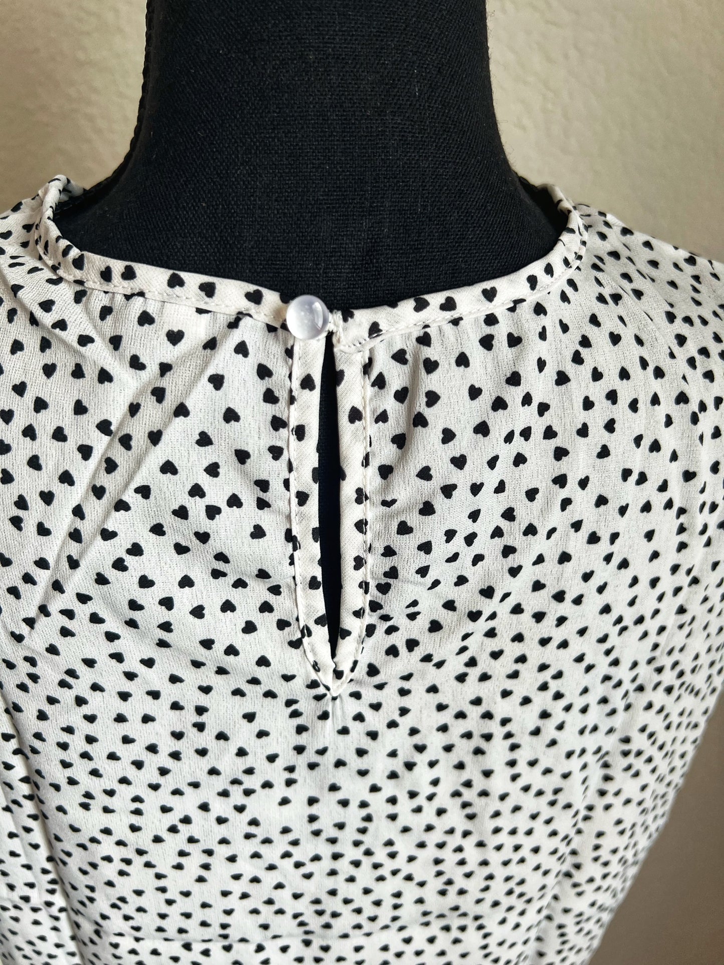 Round Neck Heart Short Sleeve Blouse